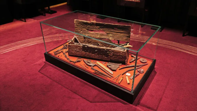 En kista med verktyg.