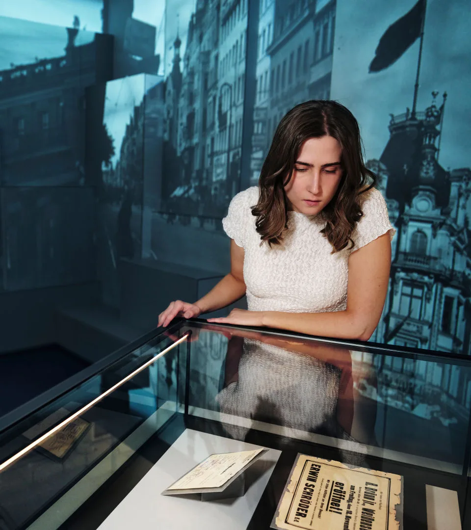 Visitor at the Swedish Holocaust Museum.