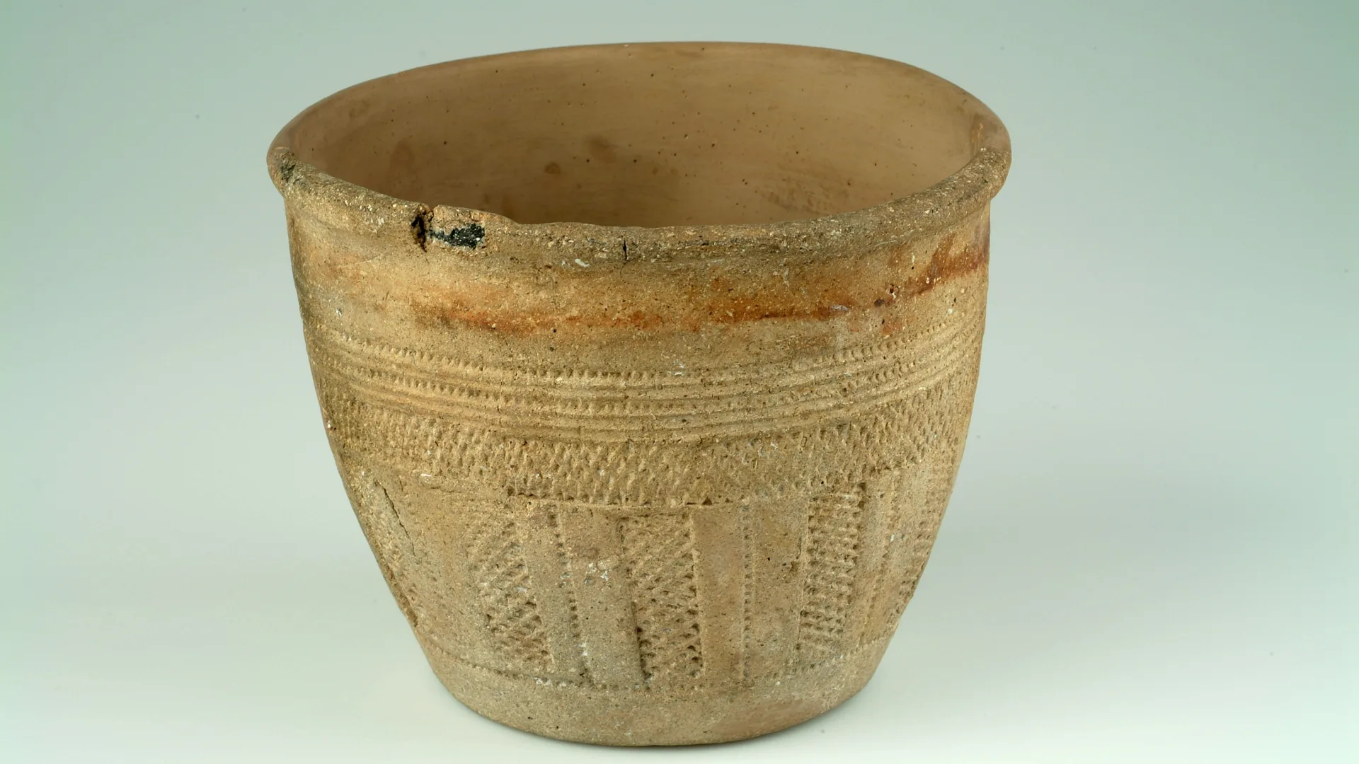 A ceramic vessel with waffle-like structure