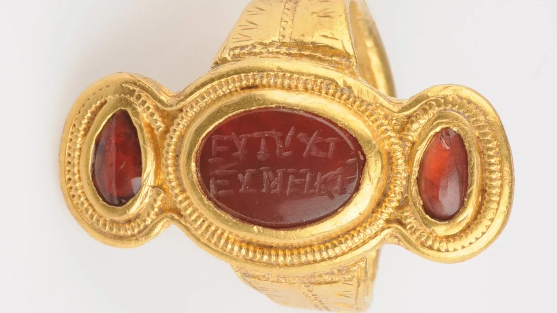 Gold ring with three oval-shaped rings