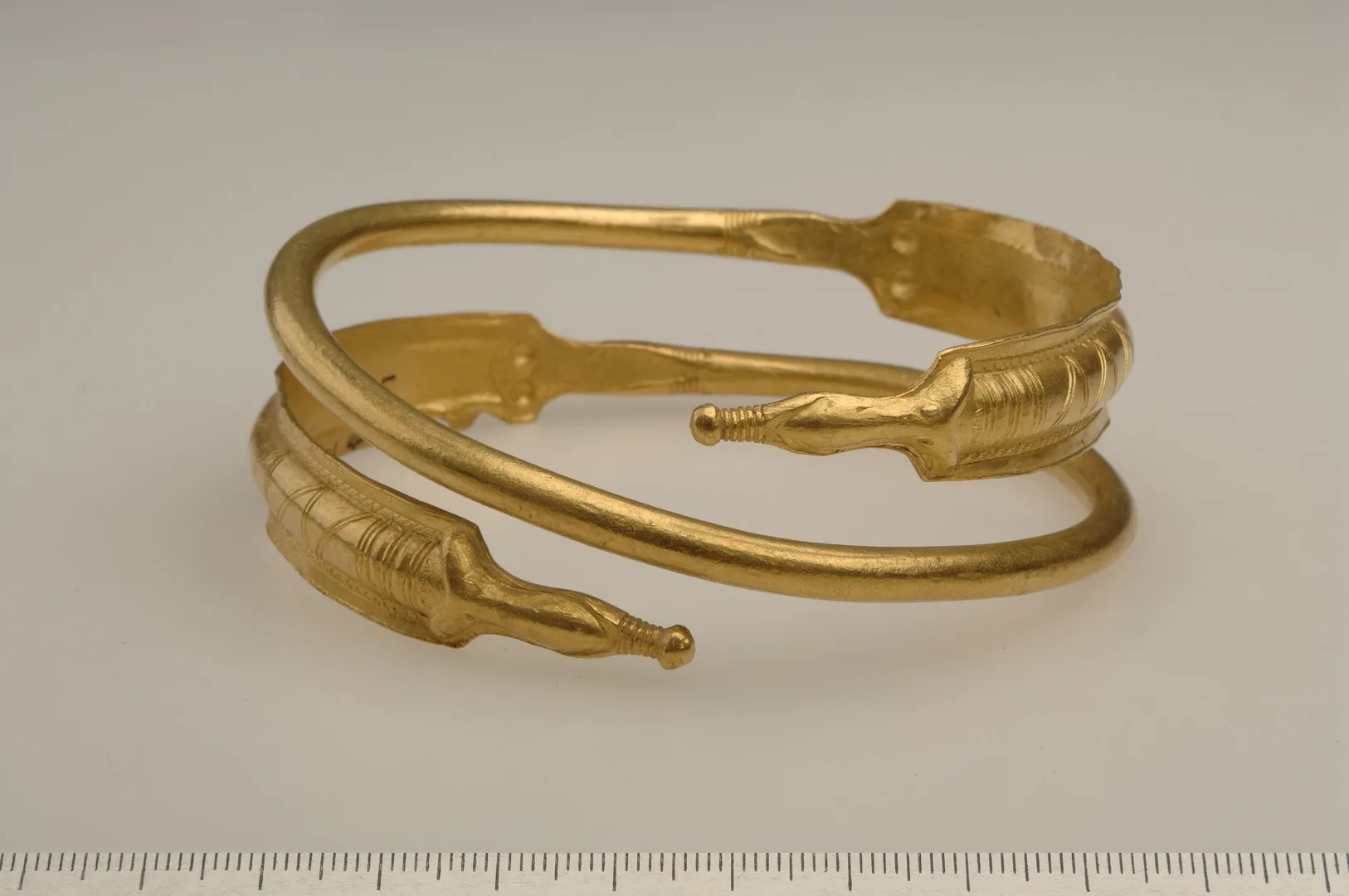 Guldring i två varv.