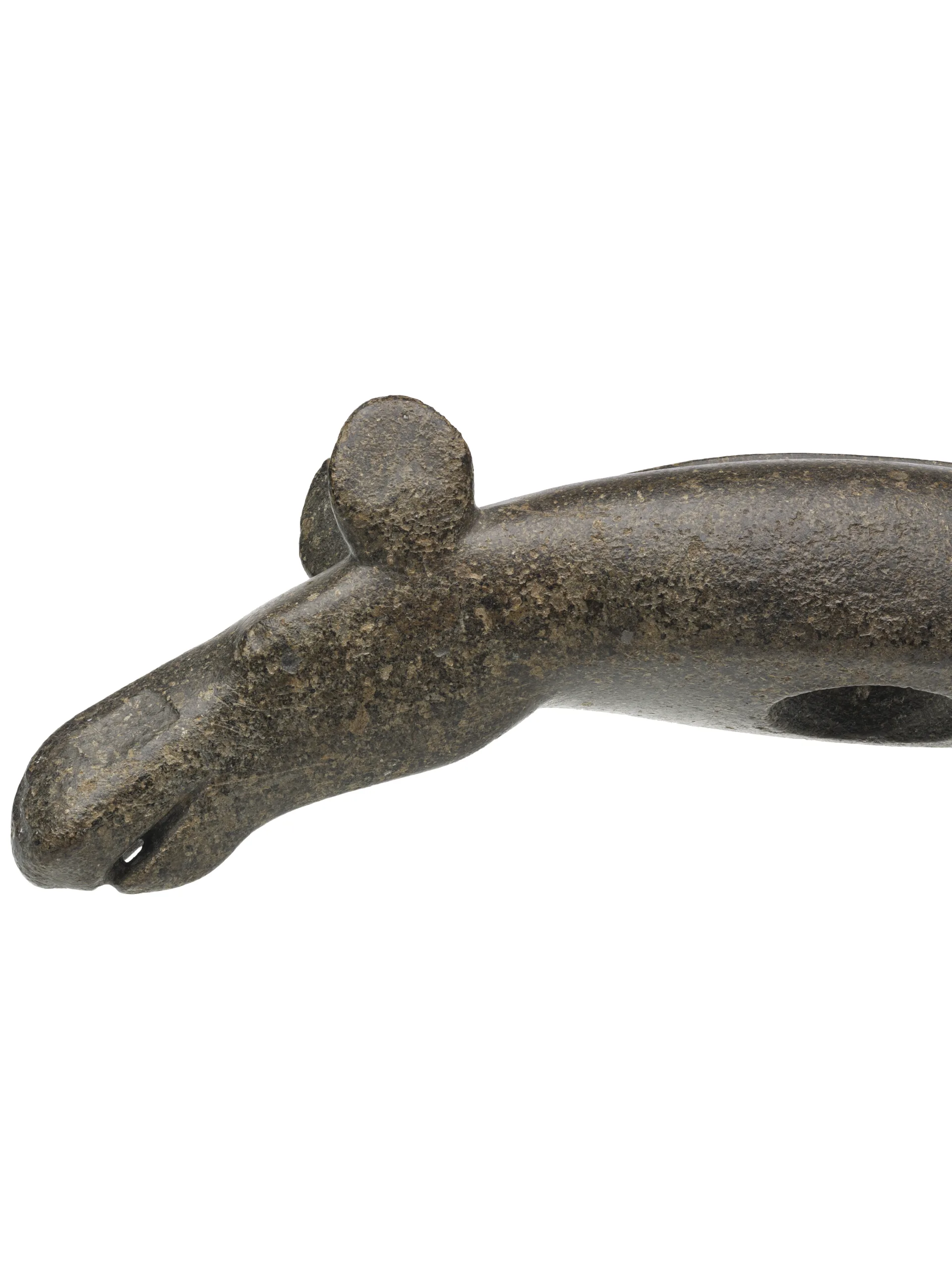 Alundaälgen, skulpturerad i sten