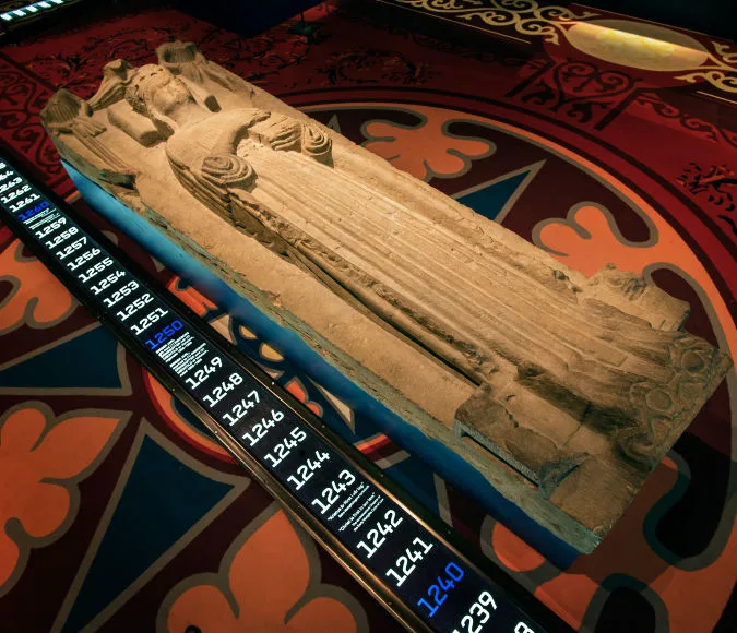 Gravtumba på Historiska museet.