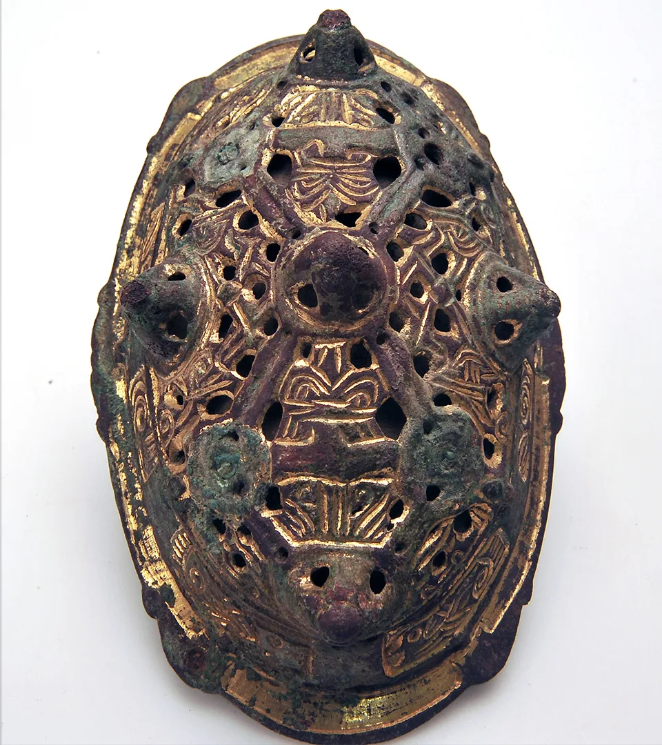 Oval brooch