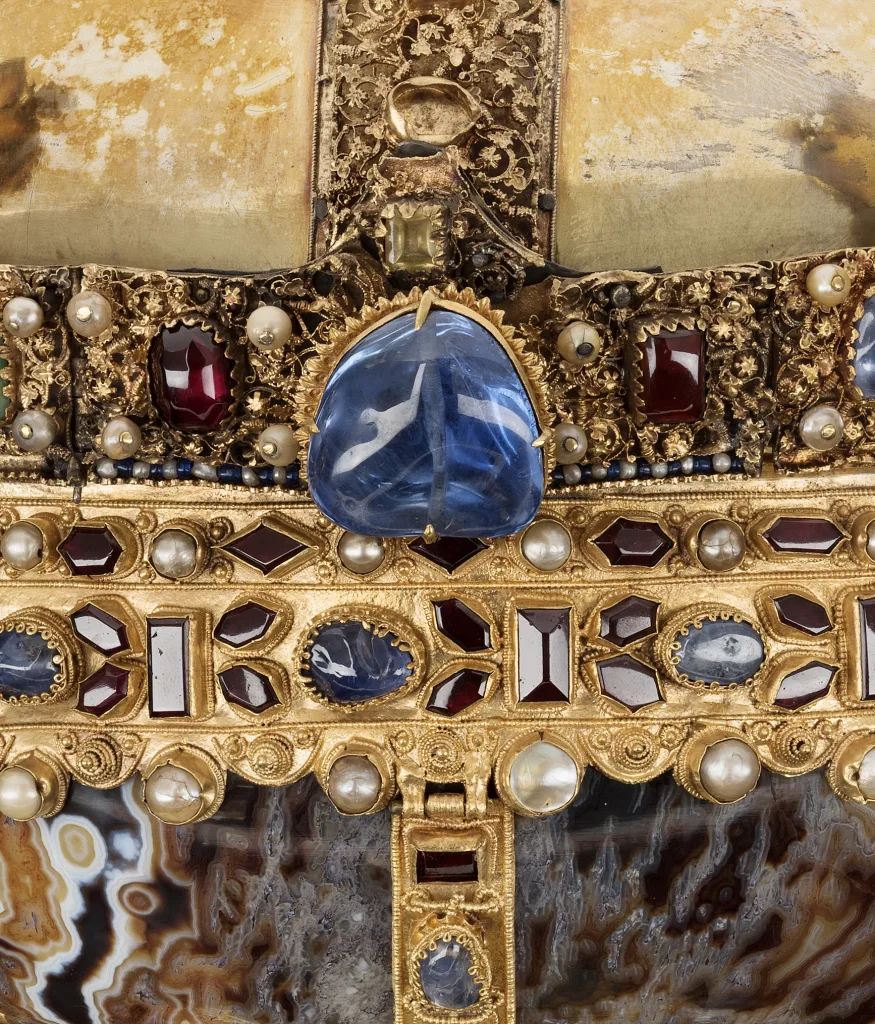 Detaljbild av Elisabethrelikvariet.