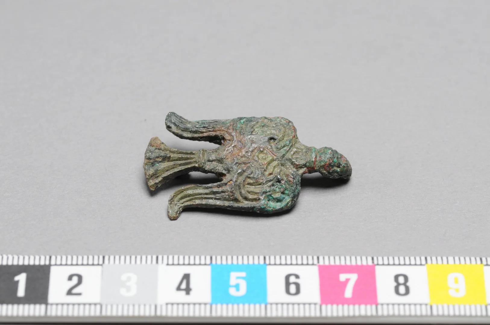 Metal object shaped like a bird 