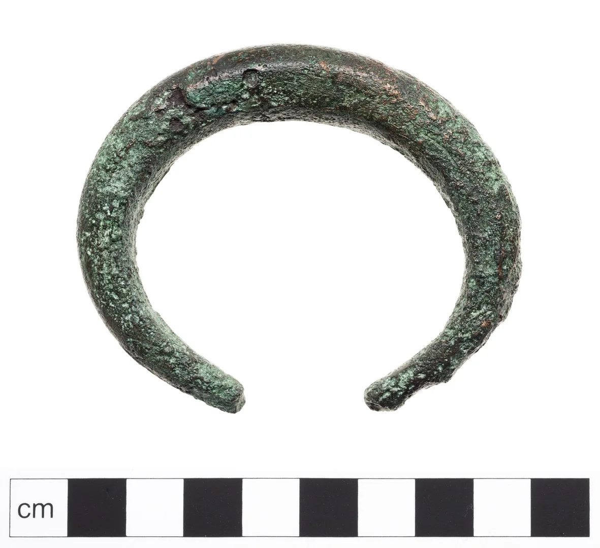 Bracelet with narrow ends and a wide middle."