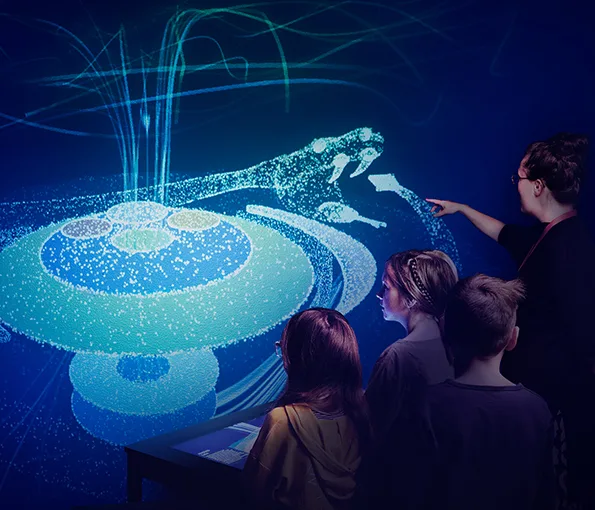 Barn tittar på en digital visualisering av en mytologisk värld